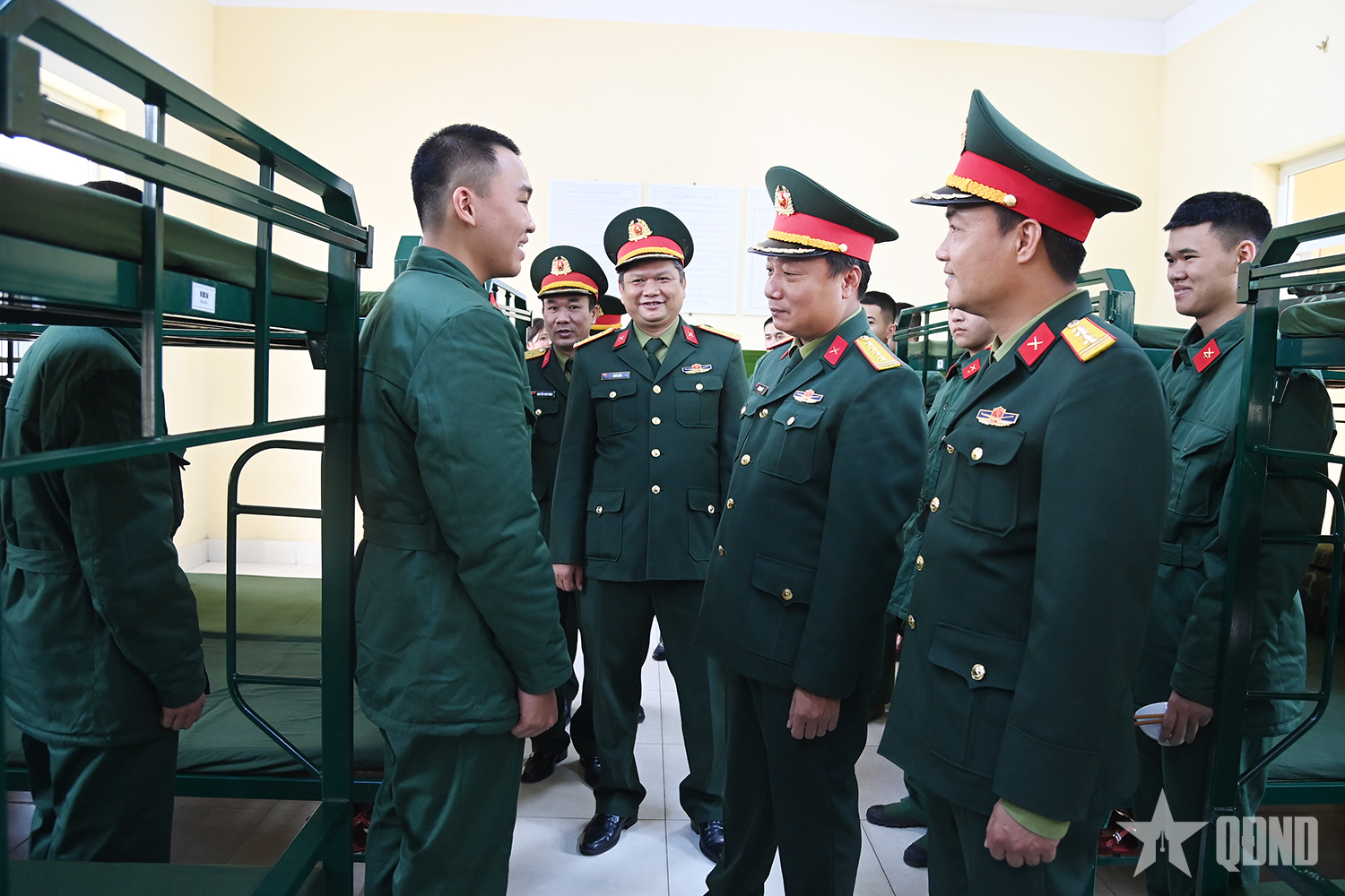 Bộ CHQS tỉnh Quảng Ninh kiểm tra, động viên huấn luyện dự khóa chiến sĩ mới tại Trung đoàn 244

